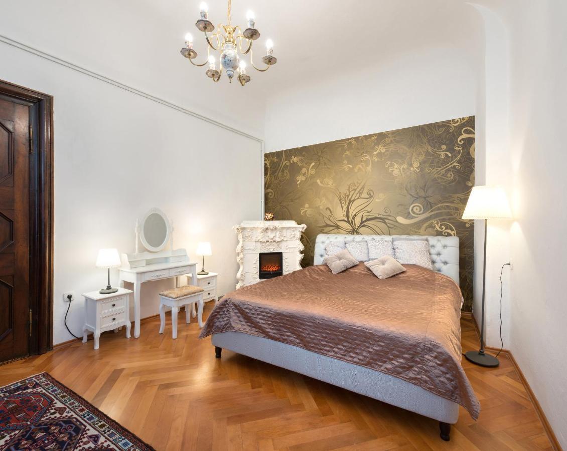 Codelli Deluxe Fresco City Centre App With Balcony Ljubljana Ngoại thất bức ảnh