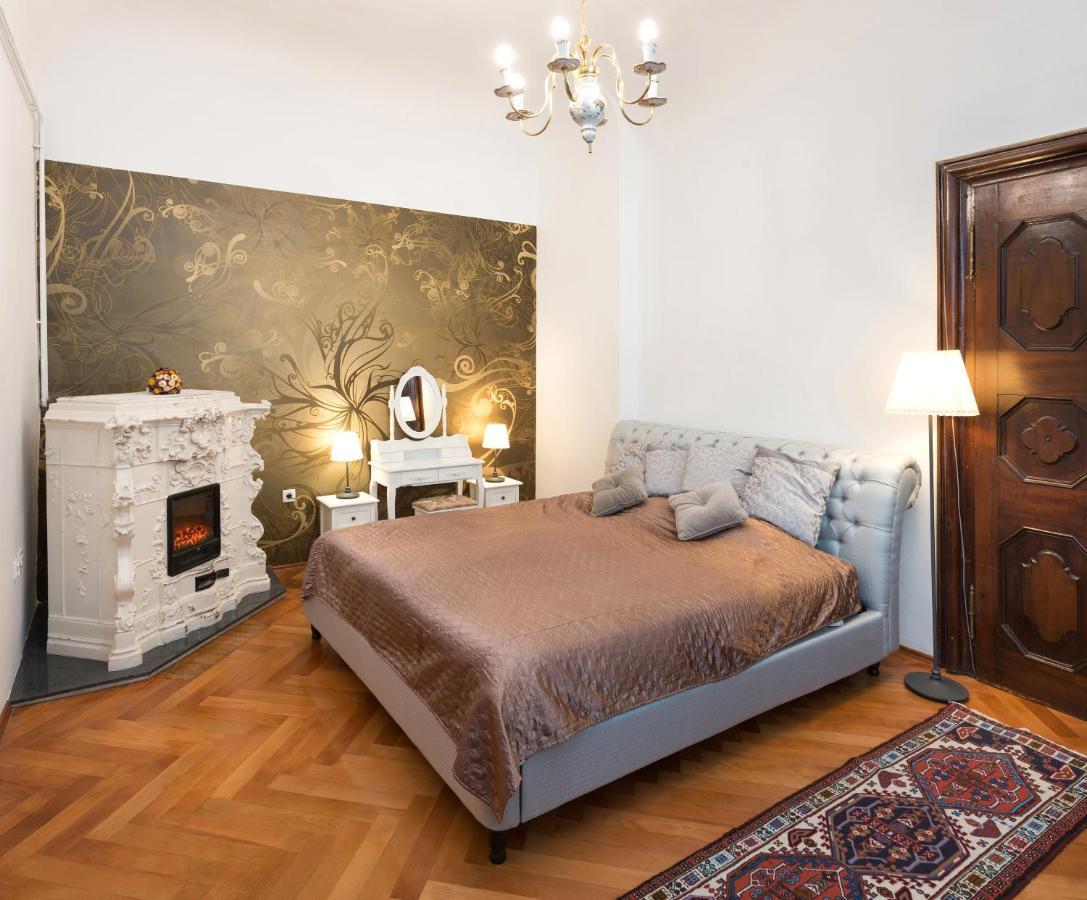 Codelli Deluxe Fresco City Centre App With Balcony Ljubljana Ngoại thất bức ảnh