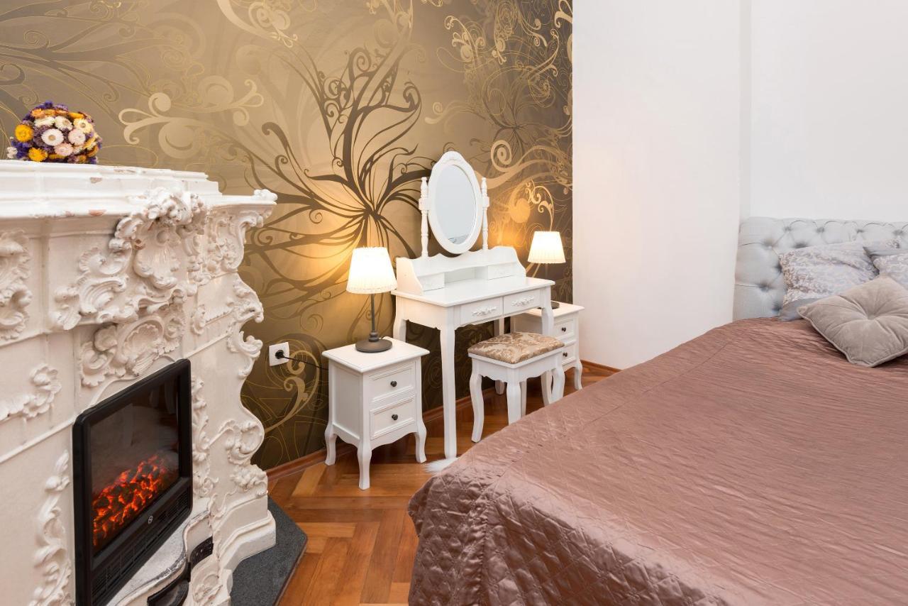 Codelli Deluxe Fresco City Centre App With Balcony Ljubljana Ngoại thất bức ảnh