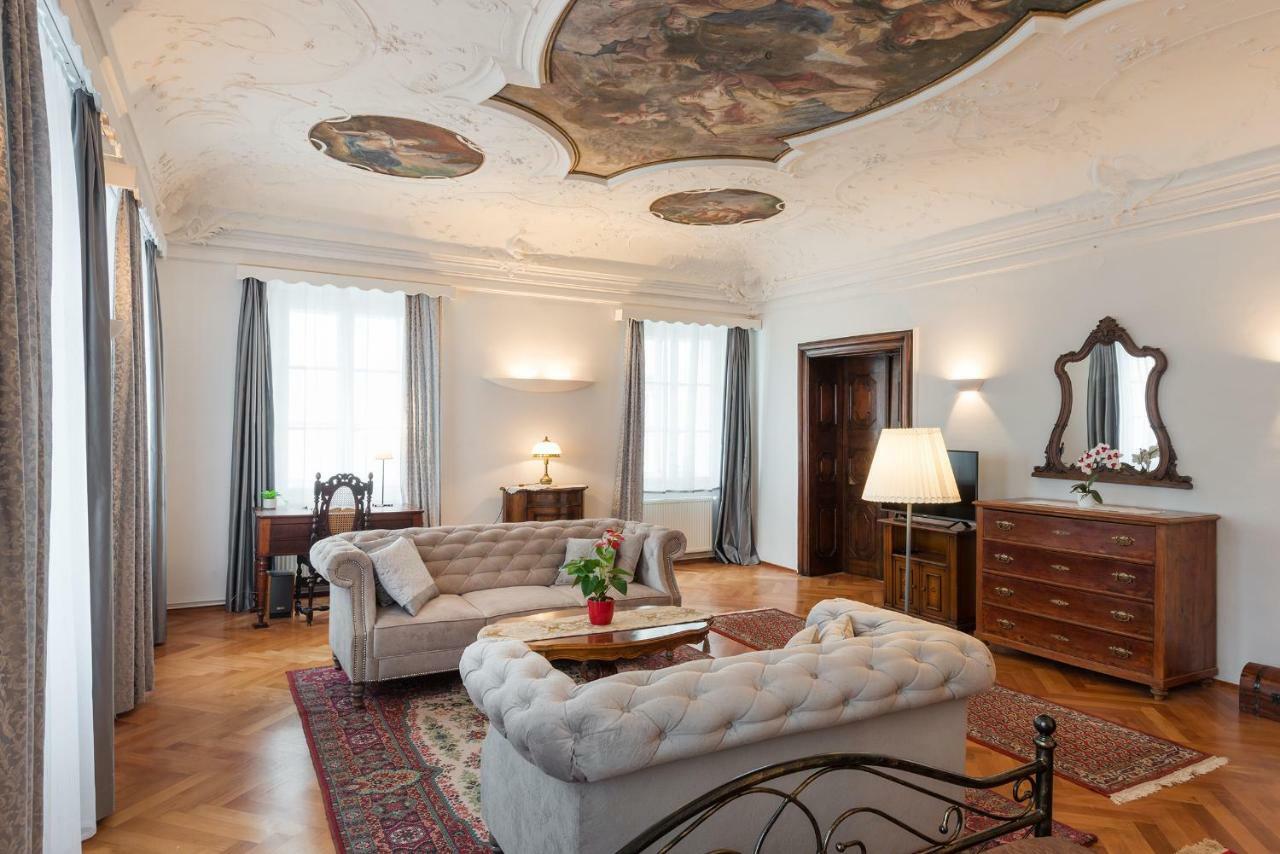 Codelli Deluxe Fresco City Centre App With Balcony Ljubljana Ngoại thất bức ảnh