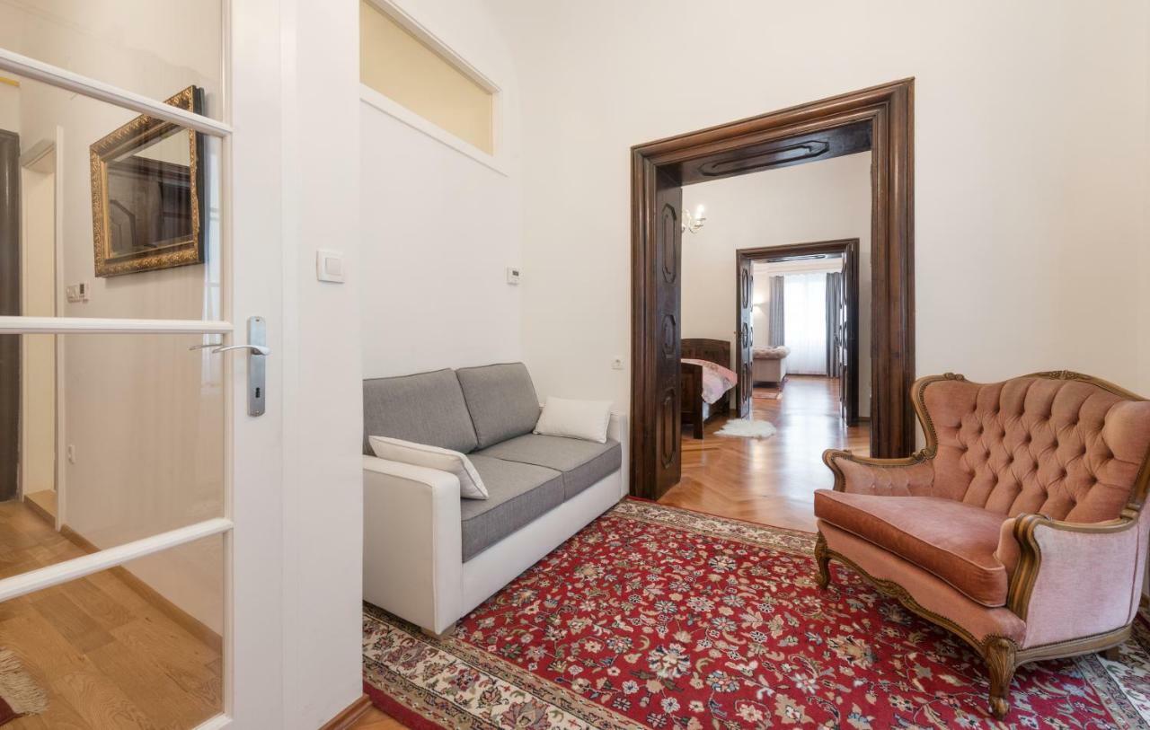 Codelli Deluxe Fresco City Centre App With Balcony Ljubljana Ngoại thất bức ảnh