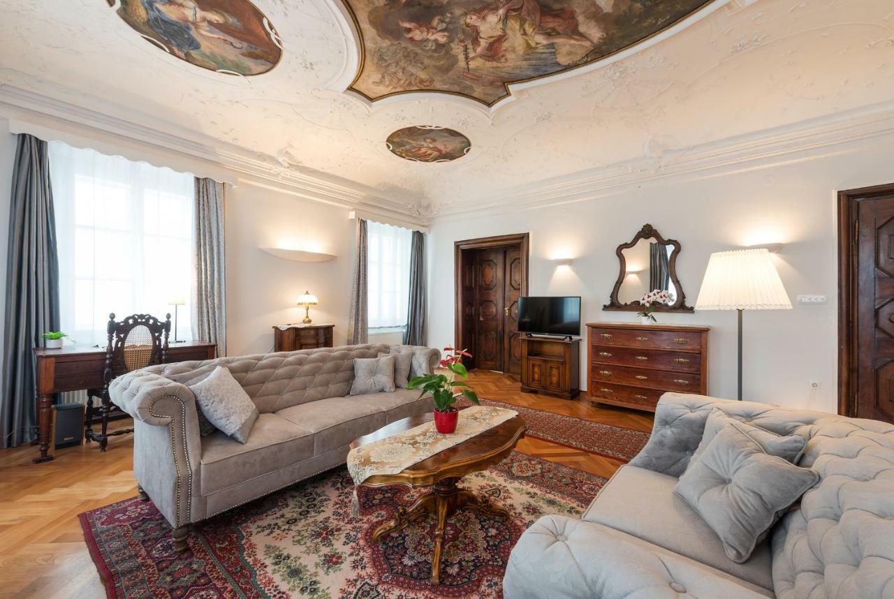Codelli Deluxe Fresco City Centre App With Balcony Ljubljana Ngoại thất bức ảnh
