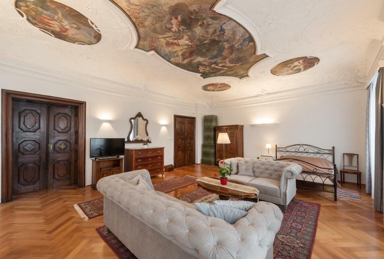 Codelli Deluxe Fresco City Centre App With Balcony Ljubljana Ngoại thất bức ảnh